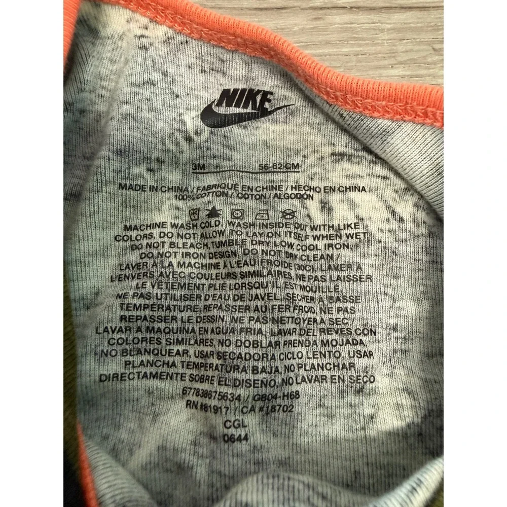 Nike Baby Boys Camo Just Do It Bodysuit Green Orange 3M 677838675634